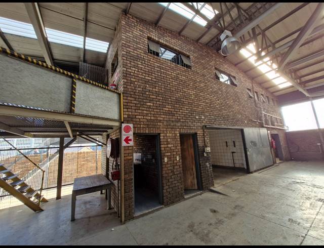 790M² FACTORY TO LET IN JET PARK